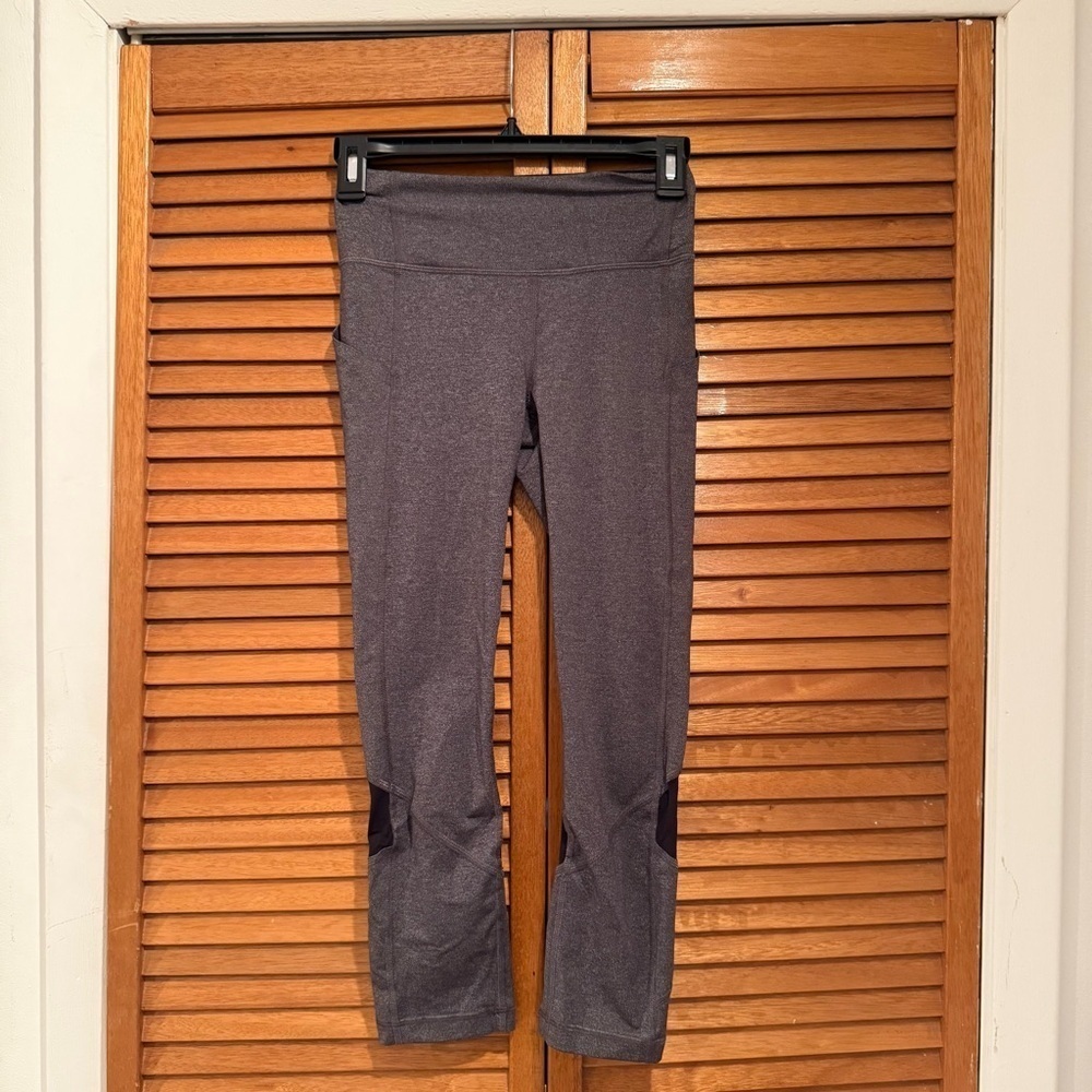 Lululemon Align 28” Grey and Black Athletic Active Leggings Sz 2